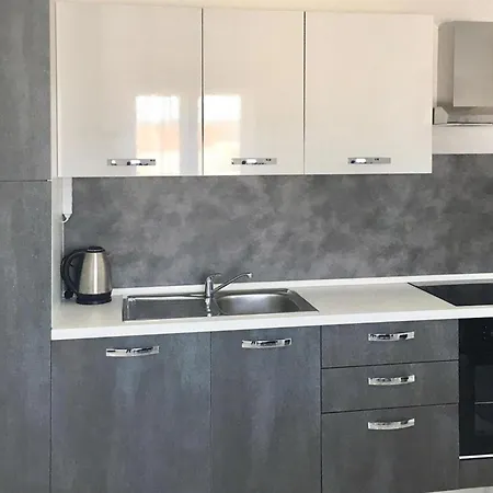 2 Bedroom Gorgeous In Umag
