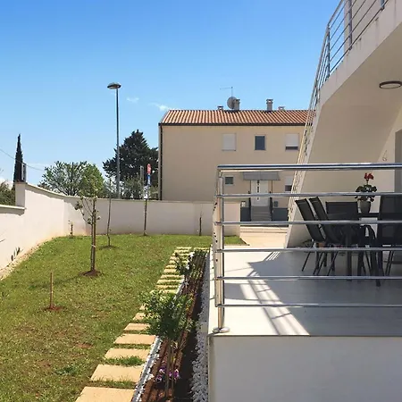 2 Bedroom Gorgeous In Apartment